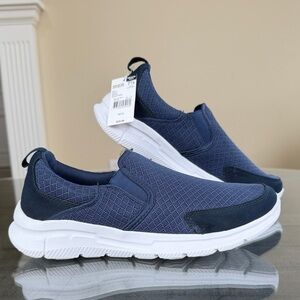 Everlast Men's Navy Blue Reaction Slip-On Sneakers. NWT. Mesh Upper. Size 7.5.